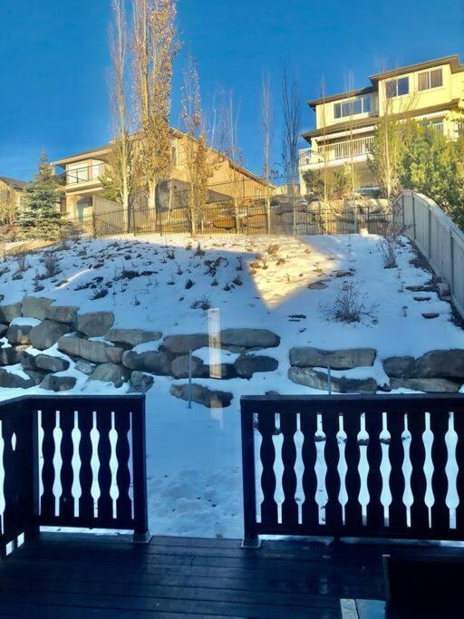 2500 Sq House In Springbank Hill Bl 261818 Villa YYC Екстериор снимка